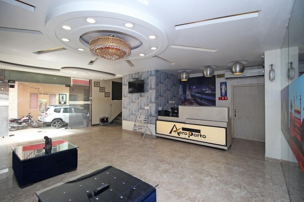 Hotel Aeroporto New Delhi Bagian luar foto