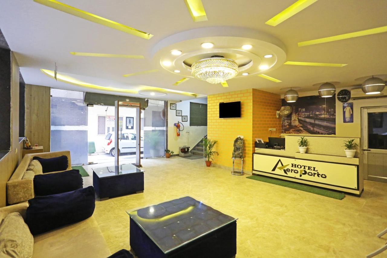 Hotel Aeroporto New Delhi Bagian luar foto