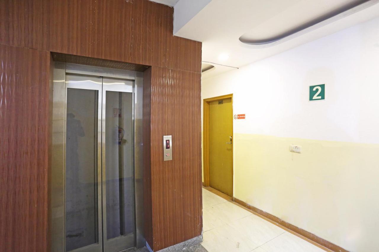 Hotel Aeroporto New Delhi Bagian luar foto