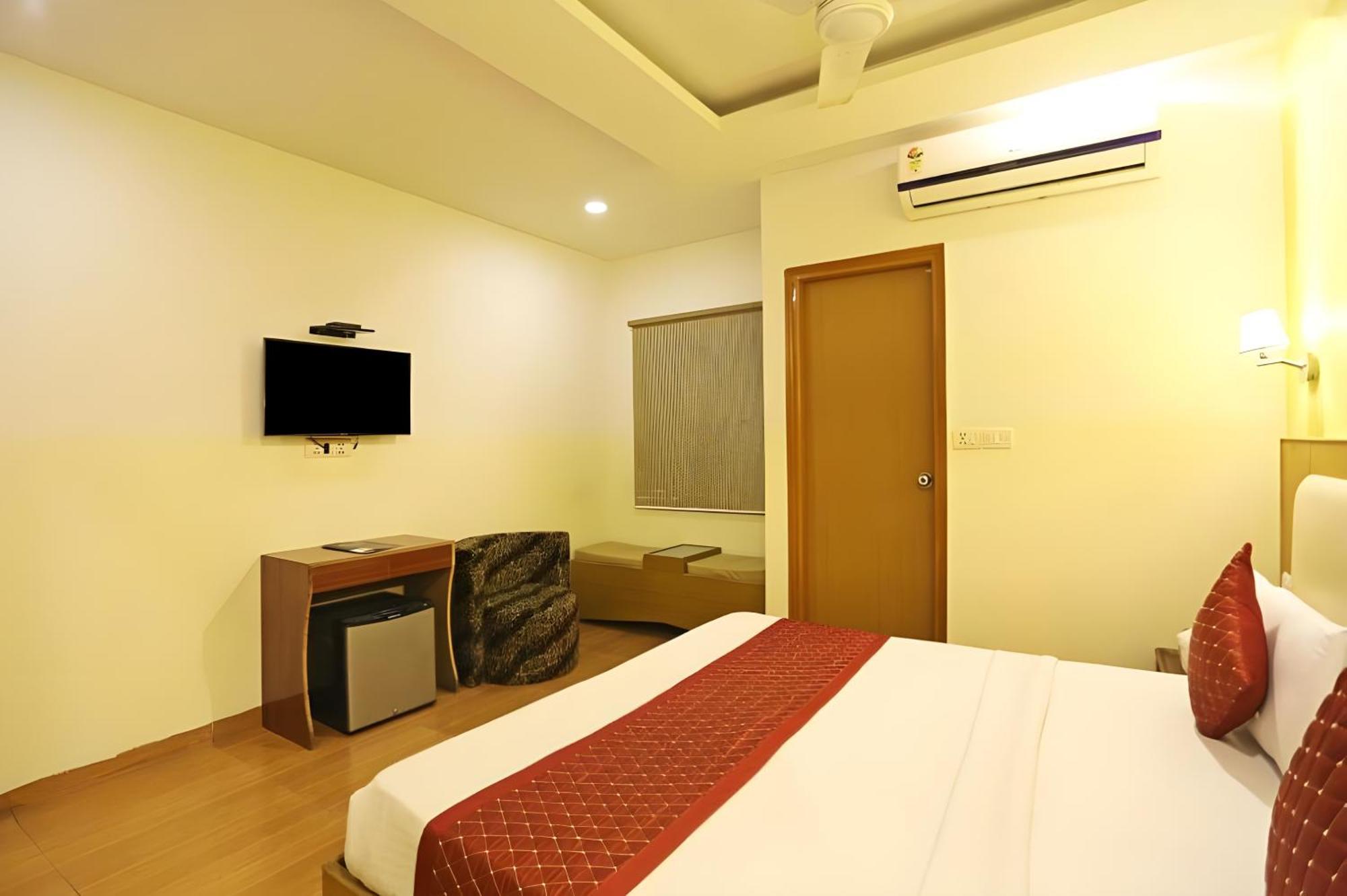 Hotel Aeroporto New Delhi Bagian luar foto