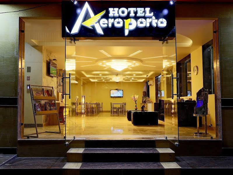 Hotel Aeroporto New Delhi Bagian luar foto